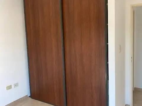 VENDO DEPARTAMENTO CÉNTRICO  ÚNICO CON ASCENSOR OPORTUNIDAD