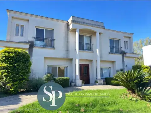 Casa doble planta muy amplia