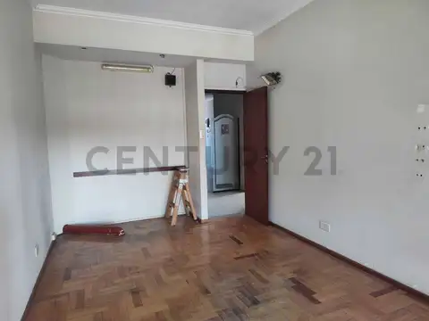 Departamento 6 ambientes con 1 baño