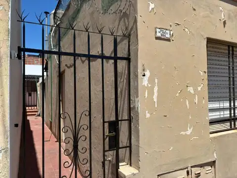 Casa en Alquiler en Moron, $ 600.000