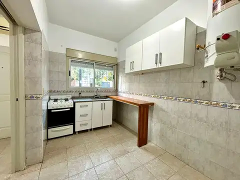 Obispo San Alberto 3300