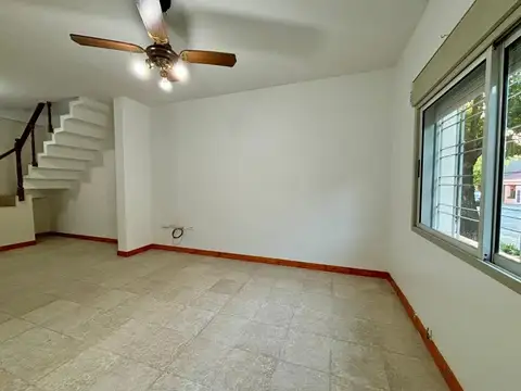 Depto Tipo Casa 2 ambientes con 1 baño