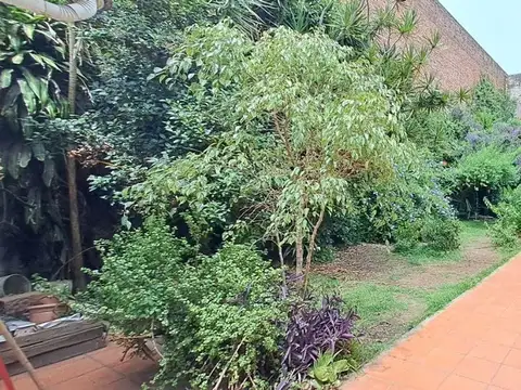 CASA CON FONDO JARDIN QUINCHO PARRILLA BARRACAS