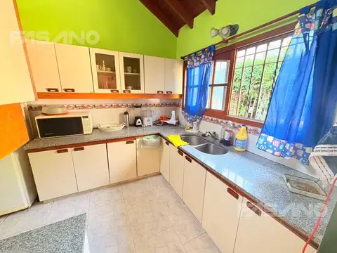 Casa en Venta con 3 cocheras