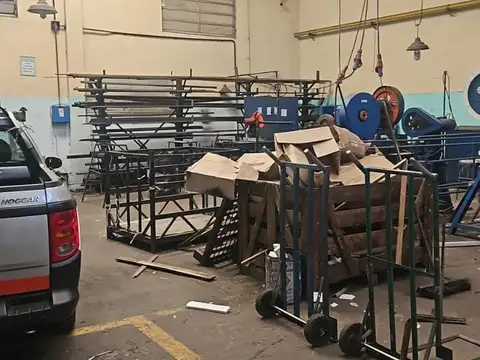 Galpon en Venta 55  mts Fondo