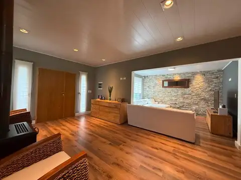 Casa en Venta en Campana, USD 300.000
