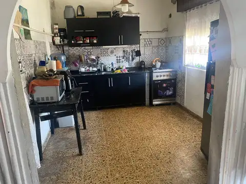 Casa 4 ambientes con 1 baño