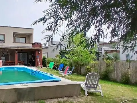 Super oportunidad casa dos pisos Domselaar Chico