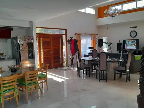 Casa en Alquiler al Este