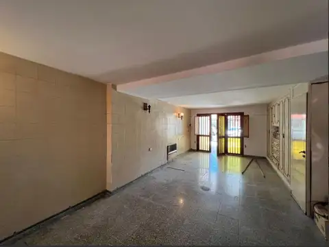 Casa 4 ambientes con 1 baño