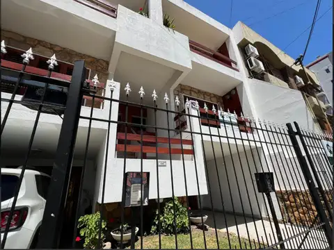 VENTA | TRÍPLEX 4 AMBIENTES CON TERRAZA – WILDE CE