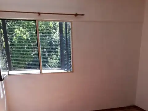 Casa 5 ambientes con 1 baño