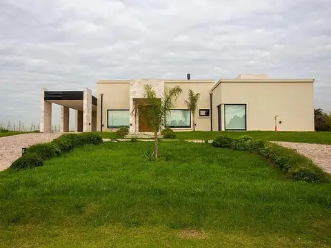 Casa a estrenar en Estancia Villa María, entorno tranquilo en Lagunas del Golf. Máximo Paz, Ezeiza.
