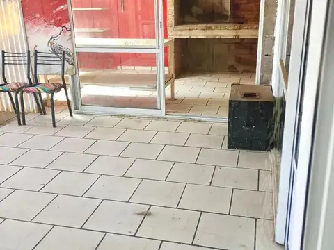 Casa 3 ambientes con 1 baño