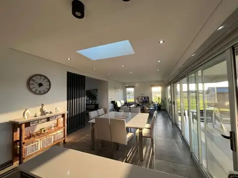 Casa en Venta en Countries y Barrios Cerrados en Berazategui, USD 425.000