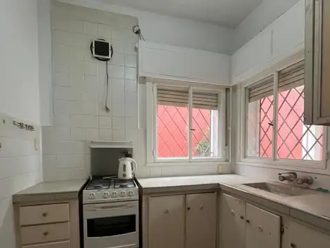 Chalet sobre lote 450 mts Castelar Norte excelente ubicacion