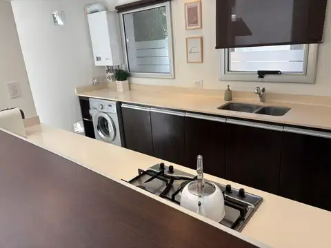 Casa en alquiler - 2 dormitorios 2 baños - 300mts2 - Manuel B. Gonnet, La Plata