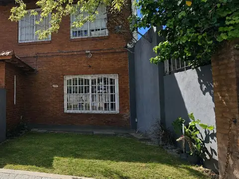 Depto Tipo Casa 2 ambientes con 1 baño