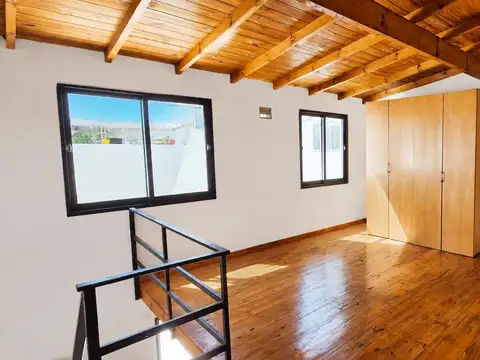 Alquiler PH 2 ambientes con patio en Villa Adelina