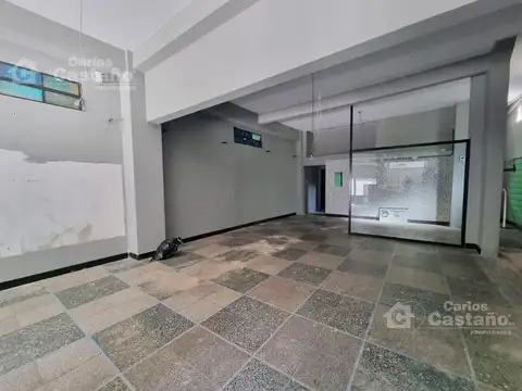 Local/PH con Baño y Cocina, a Mts. de Av. Libertador