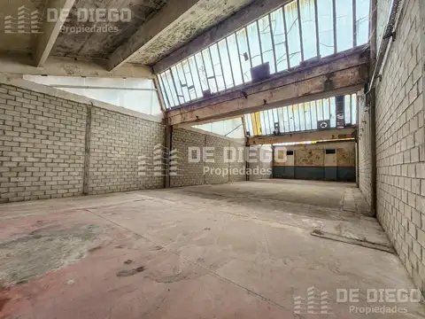 Deposito de 375 m2 en alquiler, dentro de predio con seguridad, Florida Oeste