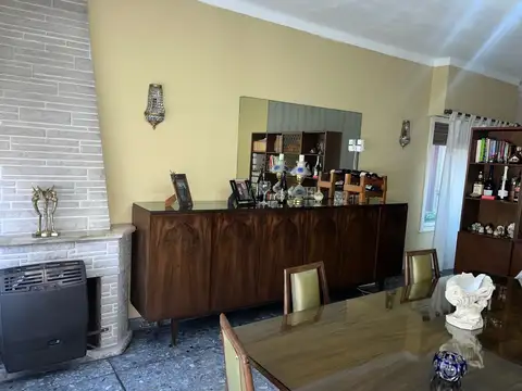 Casa en Venta con 4 cocheras