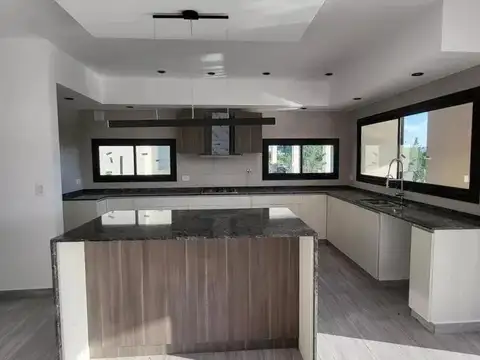 Casa en Venta en El Cantón - Barrio Islas, USD 289.000