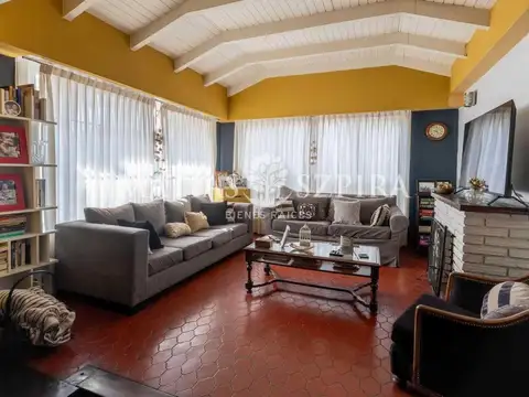 Casa en Venta en Castelar, USD 309.000