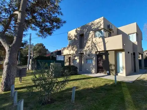 Dúplex en venta - 2 Dormitorios 2 Baños - Monte Hermoso