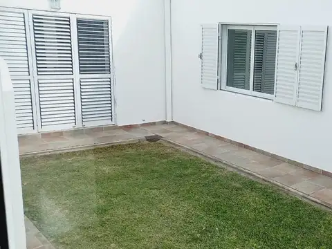 Casa en Venta con 4 cocheras