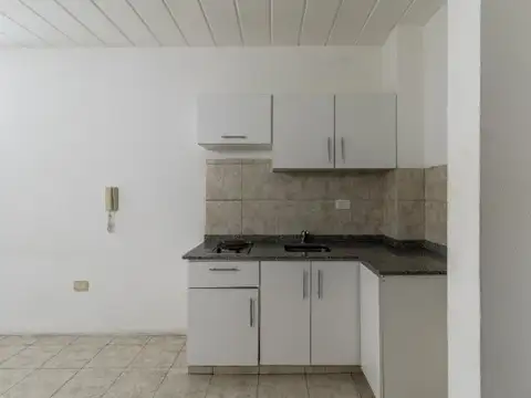 Castro 1422 , Piso 1