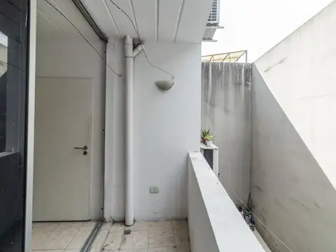 Monoambiente con Balcon en Venta - Dividido como 2 ambientes - Moderno - Boedo
