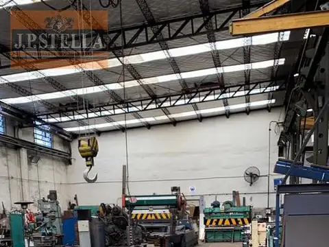 Galpón 2.150 m² Cub. con Frente a 2 Calles - S.Justo (Ctro)