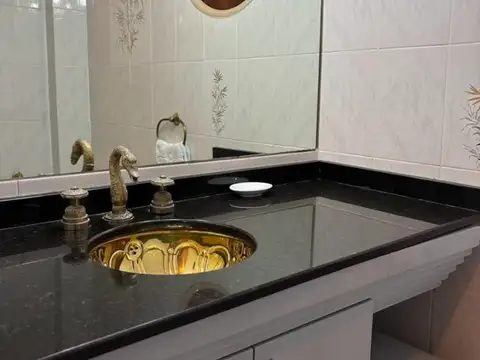 Excelente Casa estilo ingles en Flores.