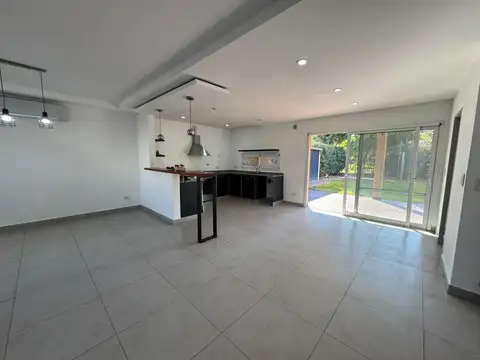 Casa en Alquiler en La Angélica, USD 1.150