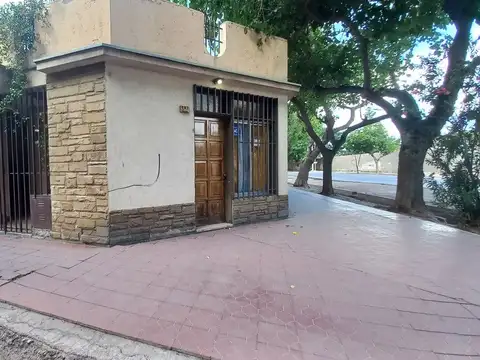 Venta Casa 4 Hab. y Taller Mecánico Las Heras