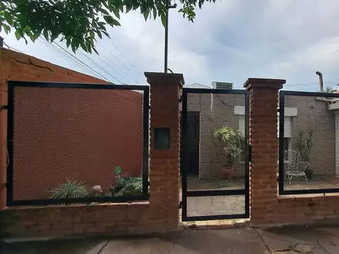 Casa 2 dormitorios con cochera