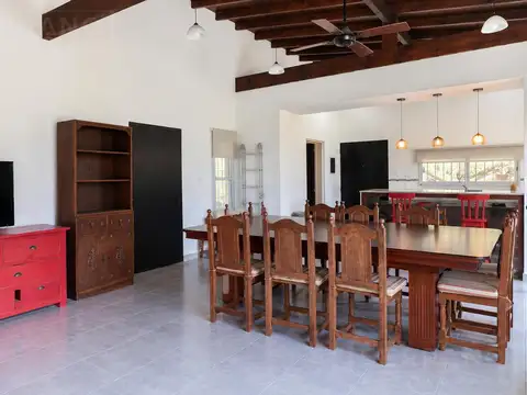 Casa en Venta con 2 cocheras