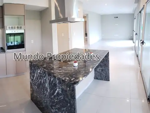 Casa en Alquiler al Oeste