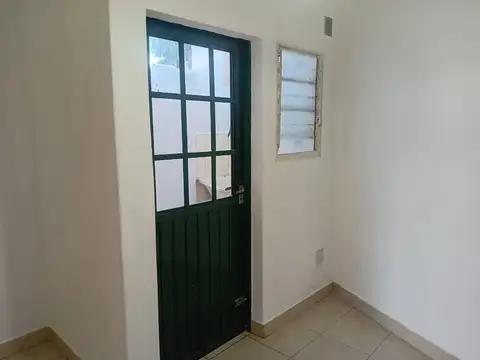 VENTA CON RENTA DÚPLEX 3 AMBIENTES EN CARAPACHAY