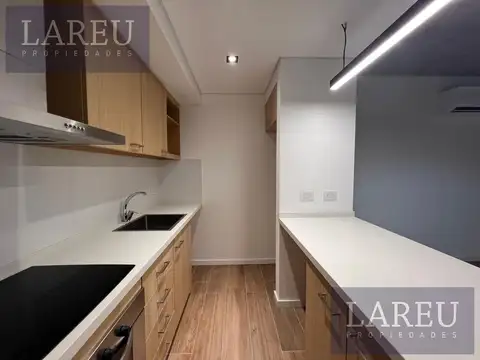 Oficina en Alquiler con 1 cochera