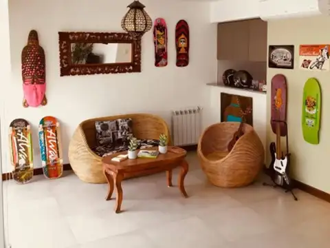 Casa en Venta con 2 cocheras