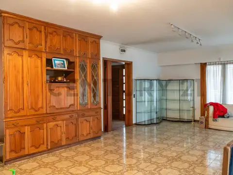 Casa 7 ambientes con 3 baños