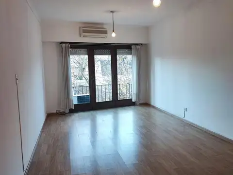 Venta - Departamento 1 ambiente en Beccar al frente, luminoso y divisible