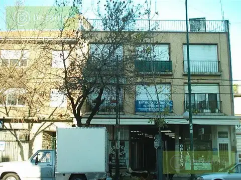 Avenida Centenario al 1700