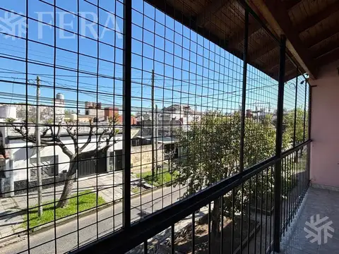 Depto Tipo Casa en Alquiler en Villa Dominico, $ 700.000