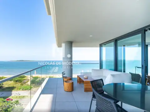 En venta apartamento de 3 dormitorios con vista al mar en Mansa, Punta del Este.
