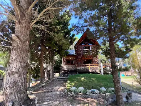 Casa estilo cabaña 4 ambientes  en venta, Mar Azul