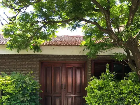 Casa 7 ambientes con 5 baños