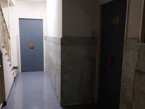 Oficina en alquiler con 3 despachos, sala de reuniones, espacio para trabajo grupal